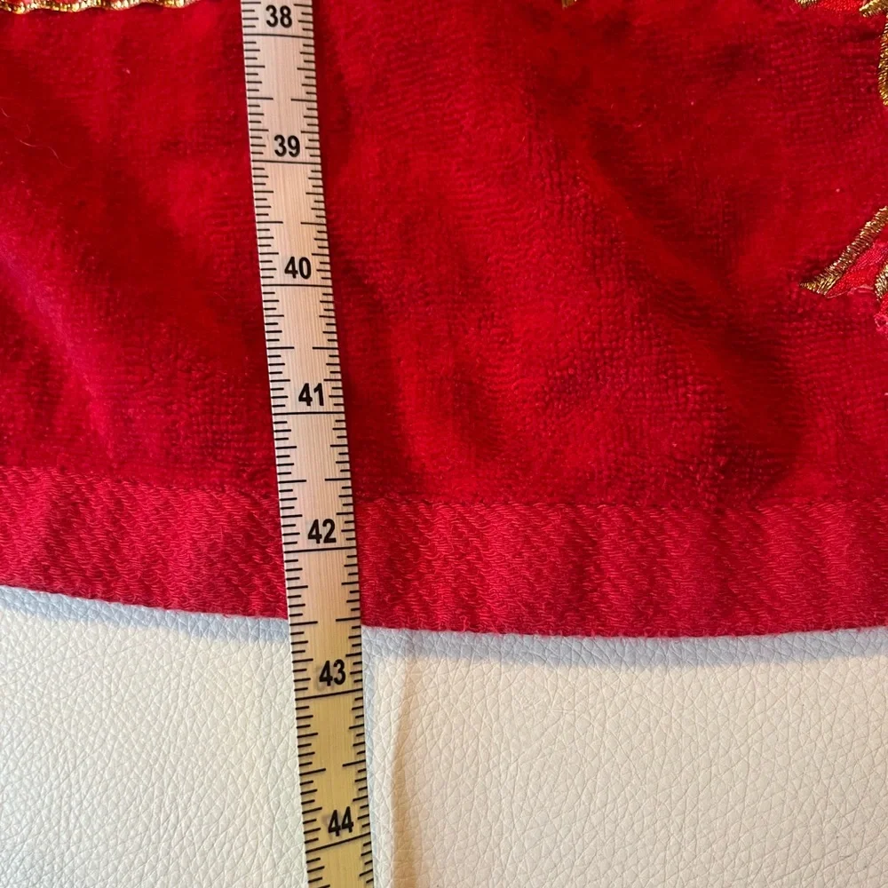 Briggs New York Vintage Vibrant Red and Gold Towels